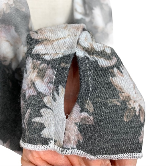 Chaser Kareen Turtle Neck Knit Grey Sweater Small - Picture 6 of 8